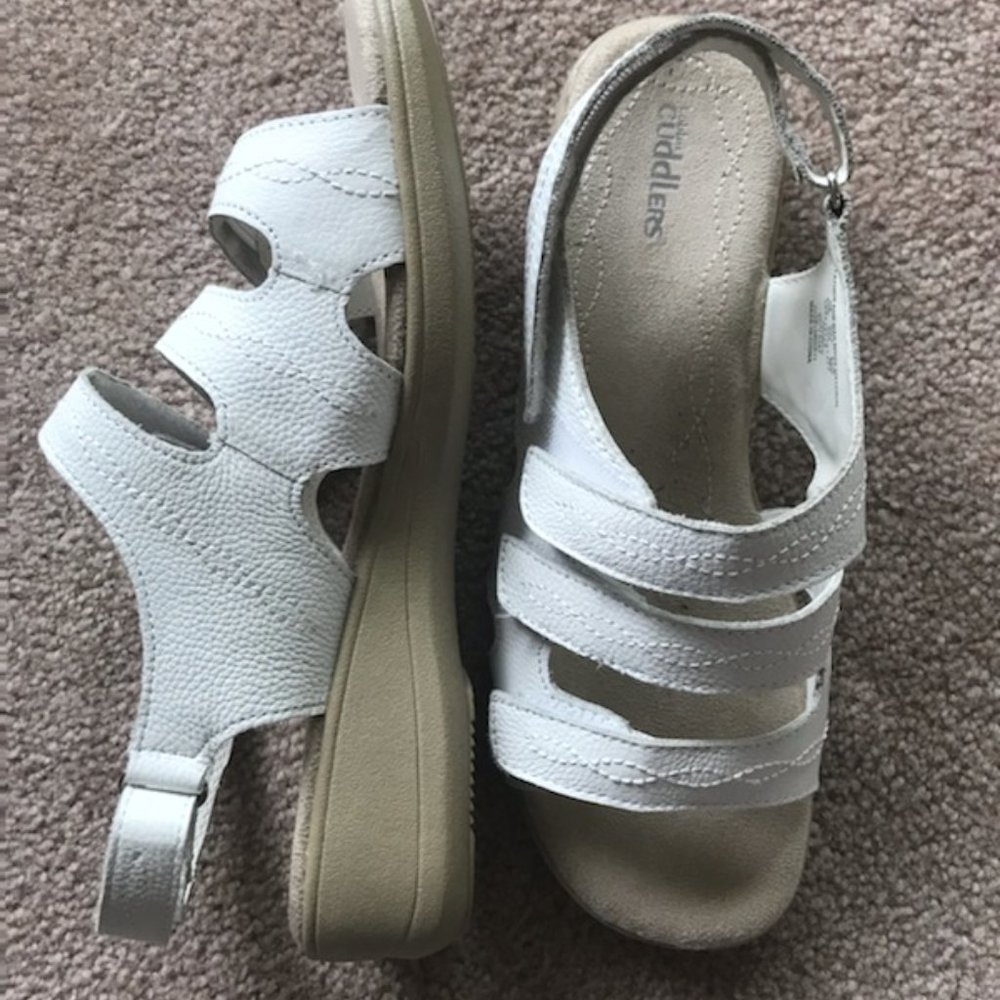 Comfortable adjustable womens white sandals sz 8.5